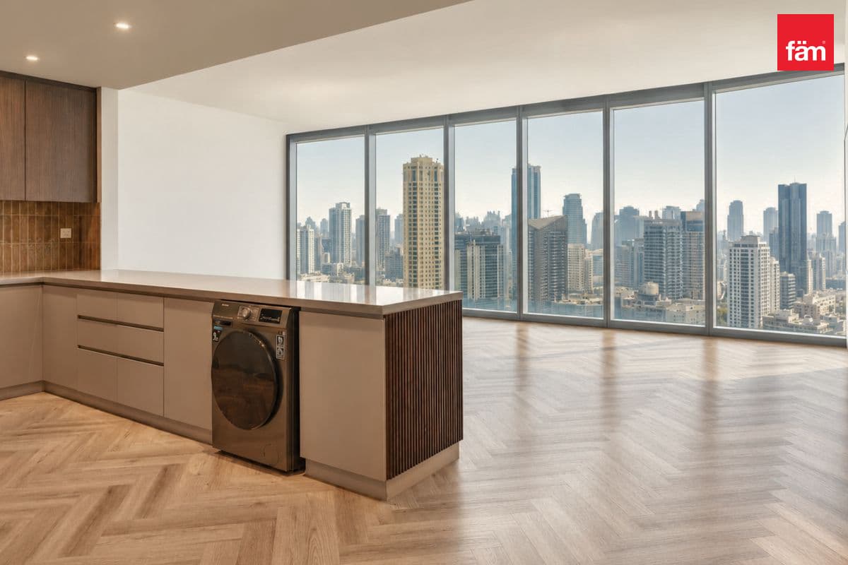 3 bedroom apartment in 5242 Tower 2, photograph 4 of 13