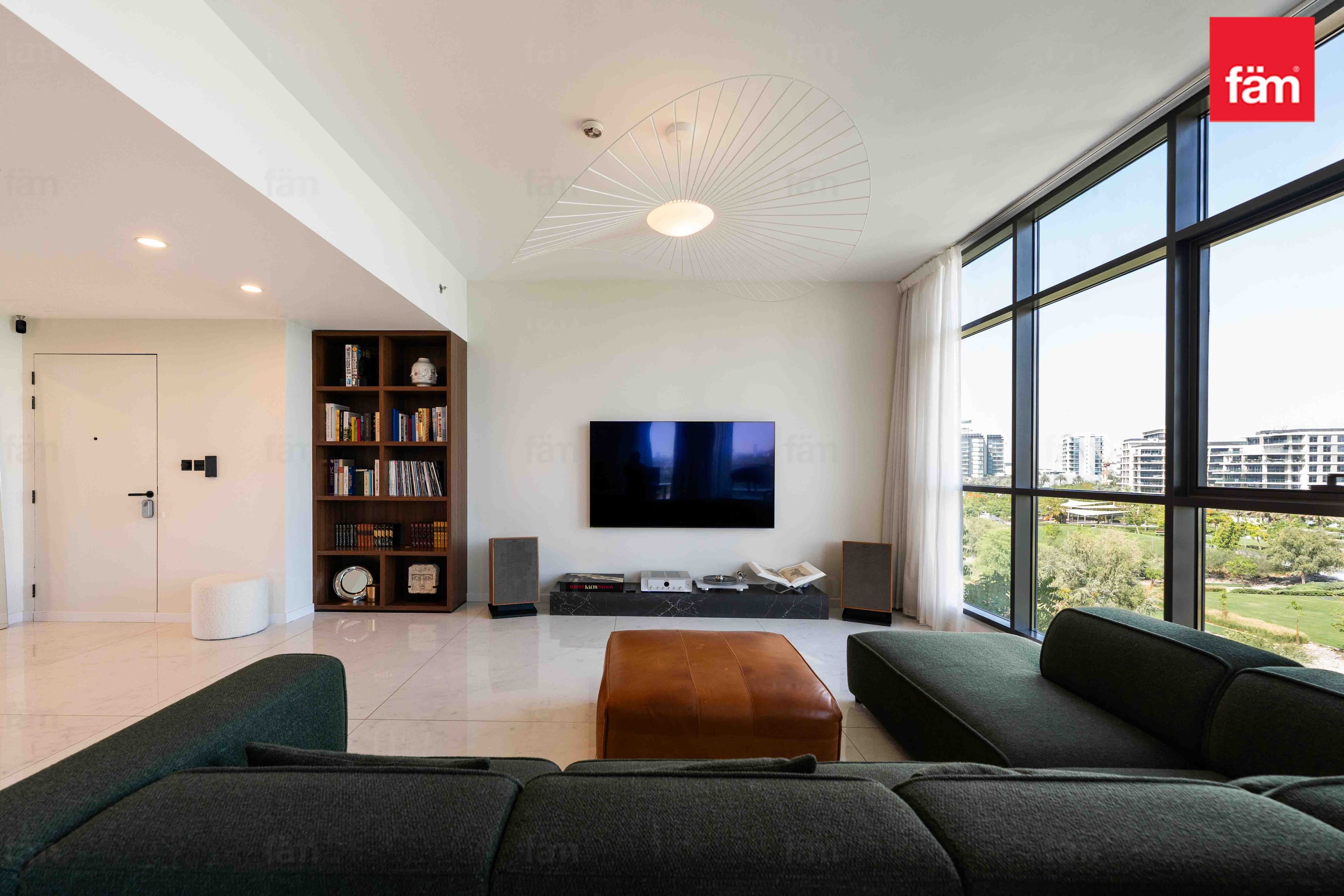 3 bedroom apartment in Acacia At Park Heights B, photograph 4 of 20