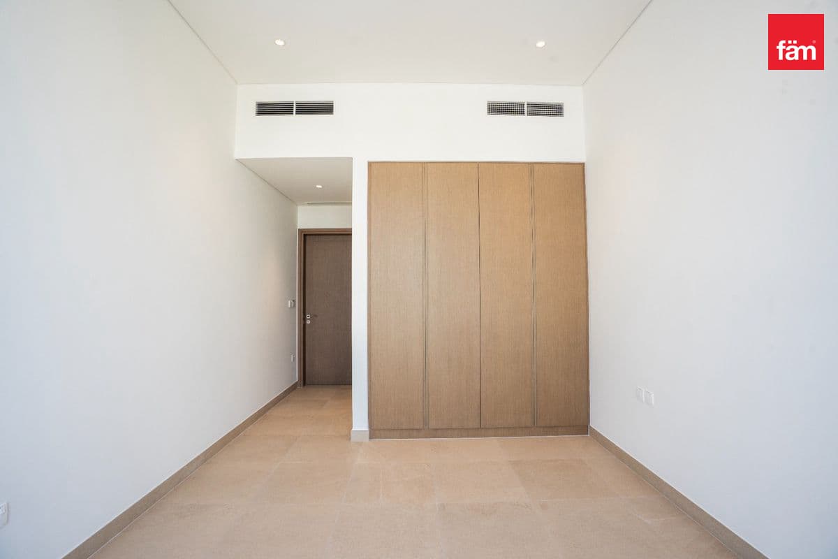 4 bedroom villa in Al Badia Villas, photograph 8 of 20
