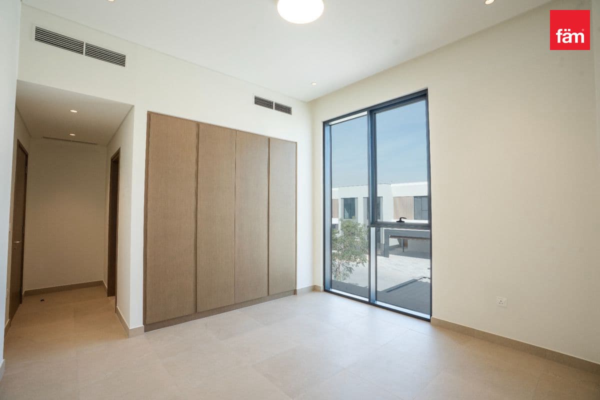 4 bedroom villa in Al Badia Villas, photograph 4 of 20