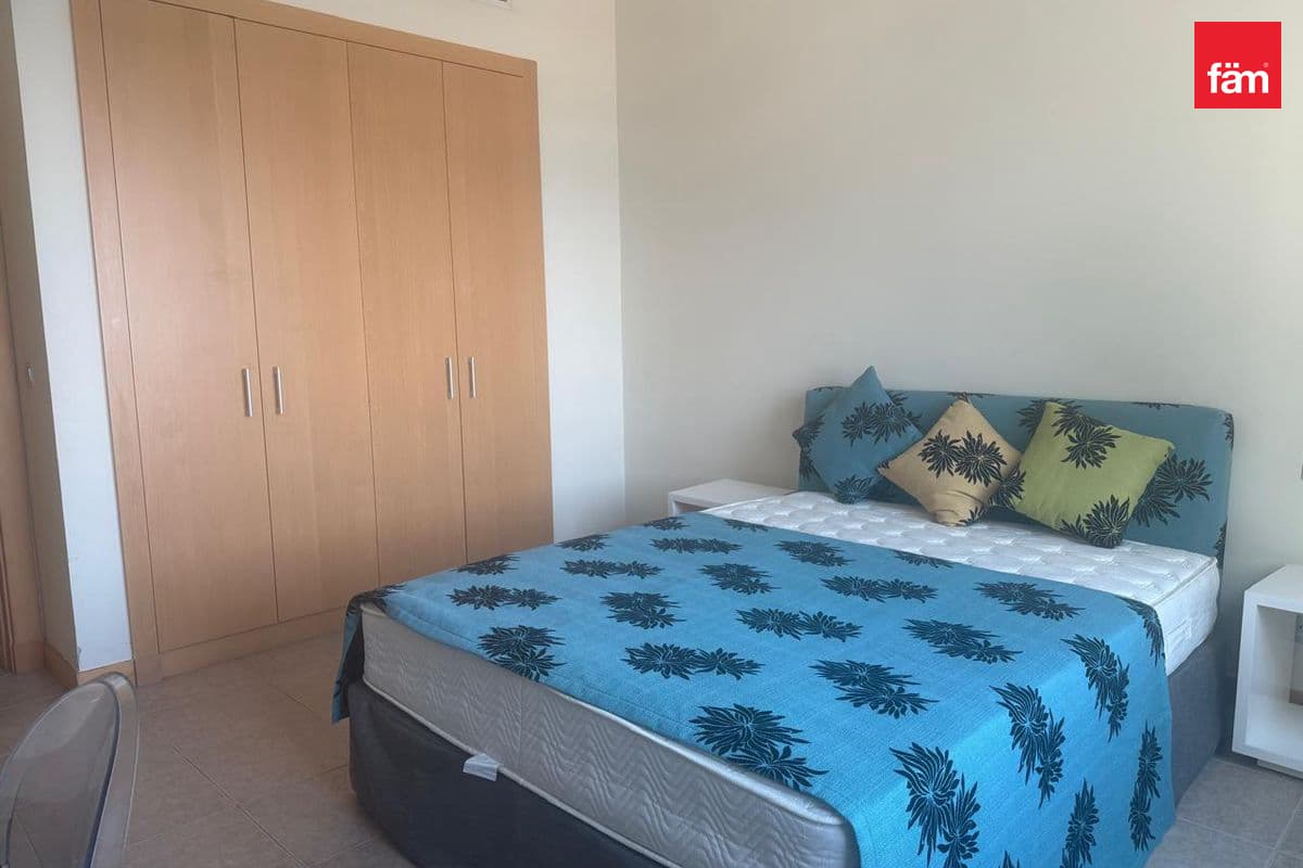 3 bedroom apartment in Al Das, photograph 9 of 11