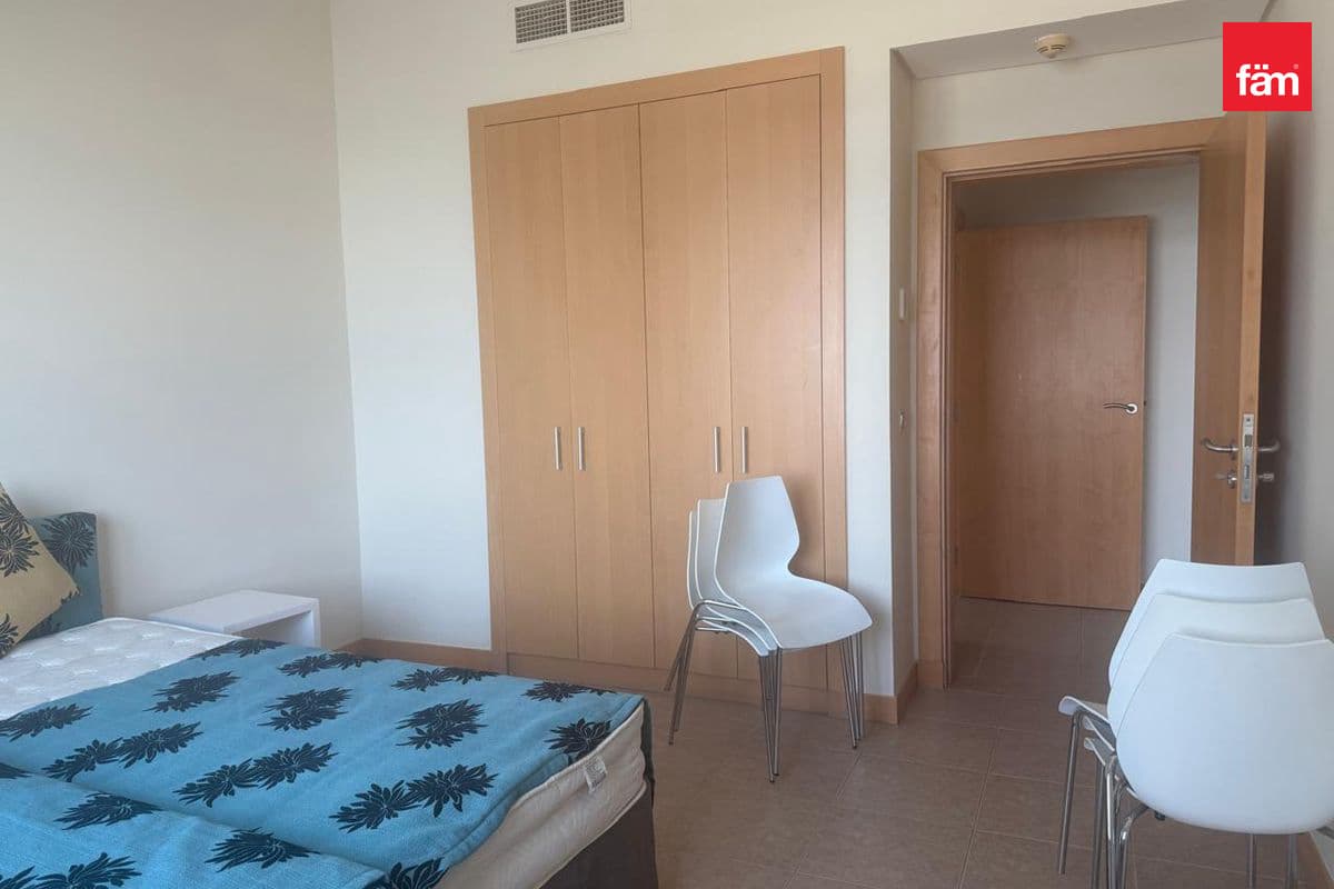 3 bedroom apartment in Al Das, photograph 10 of 11