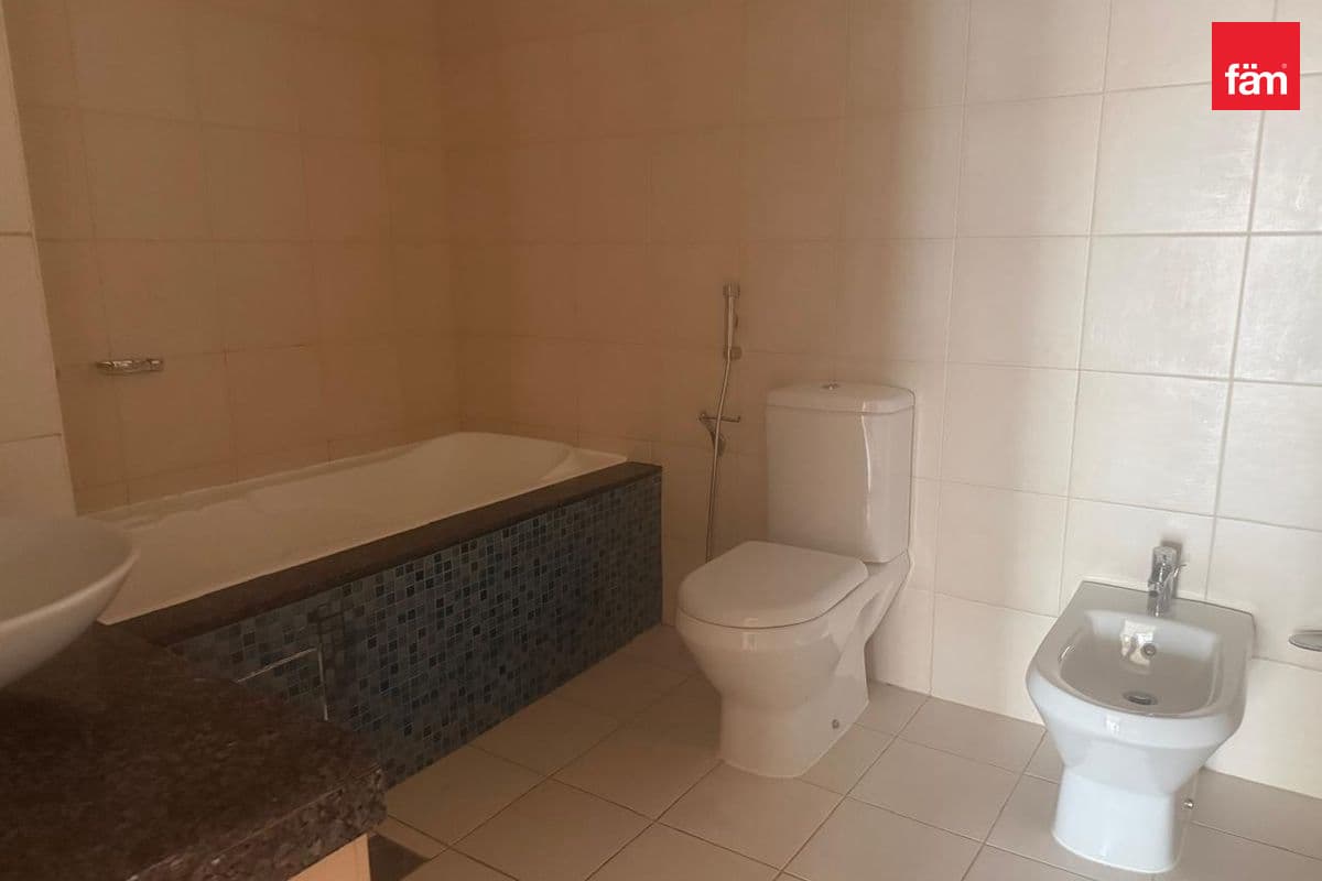 3 bedroom apartment in Al Das, photograph 11 of 11