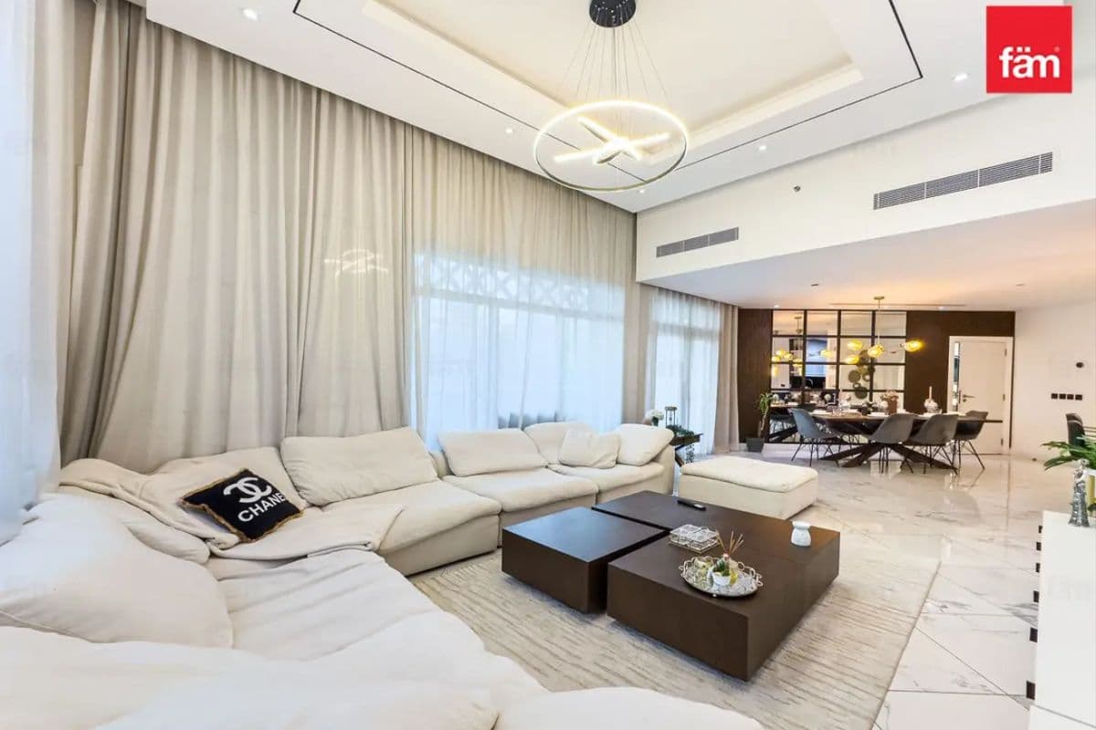 3 bedroom apartment in Al Haseer, photograph 1 of 19