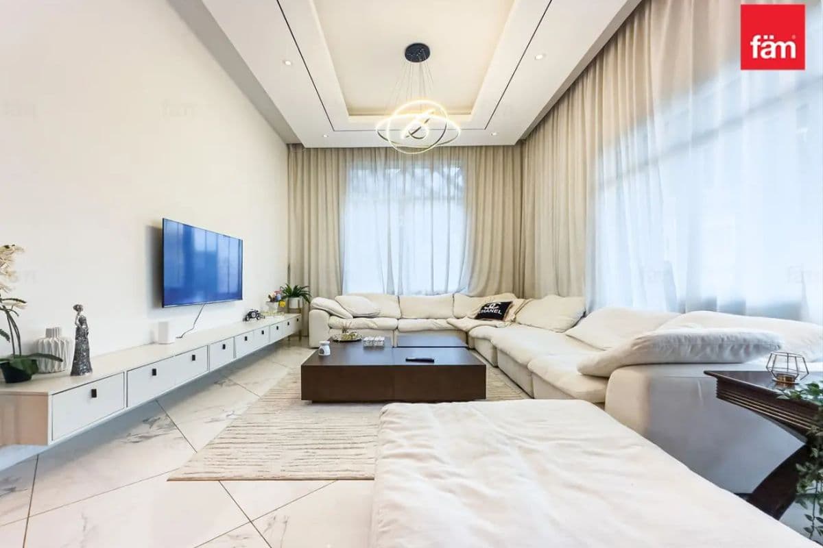 3 bedroom apartment in Al Haseer, photograph 2 of 19