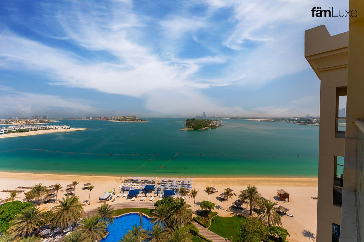 Direct Beach Access | Vacant | Sea View