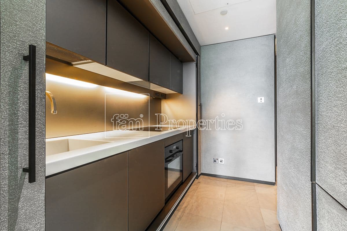 2 bedroom apartment in Armani Residence, photograph 8 of 20