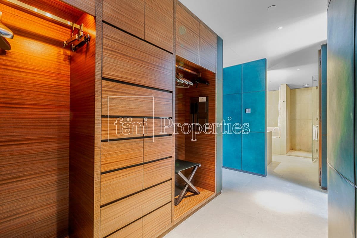 2 bedroom apartment in Armani Residence, photograph 17 of 20