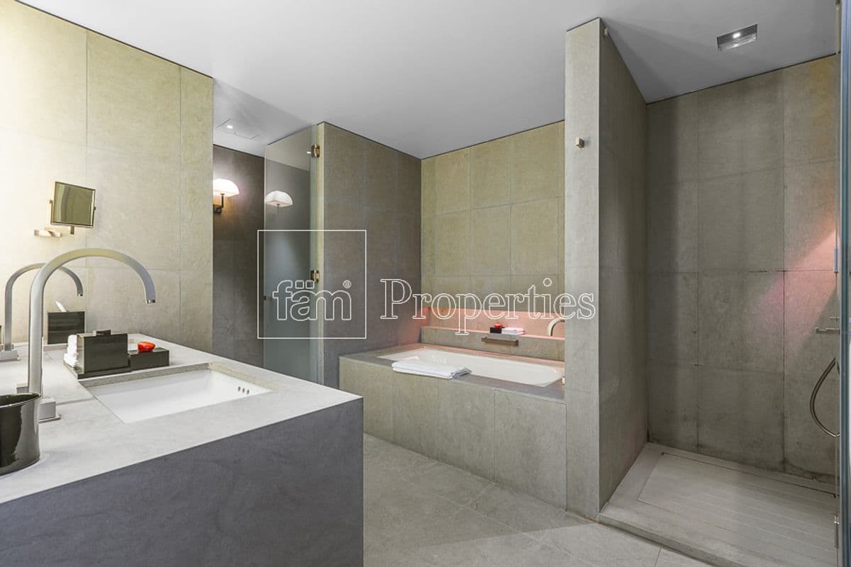 2 bedroom apartment in Armani Residence, photograph 19 of 20