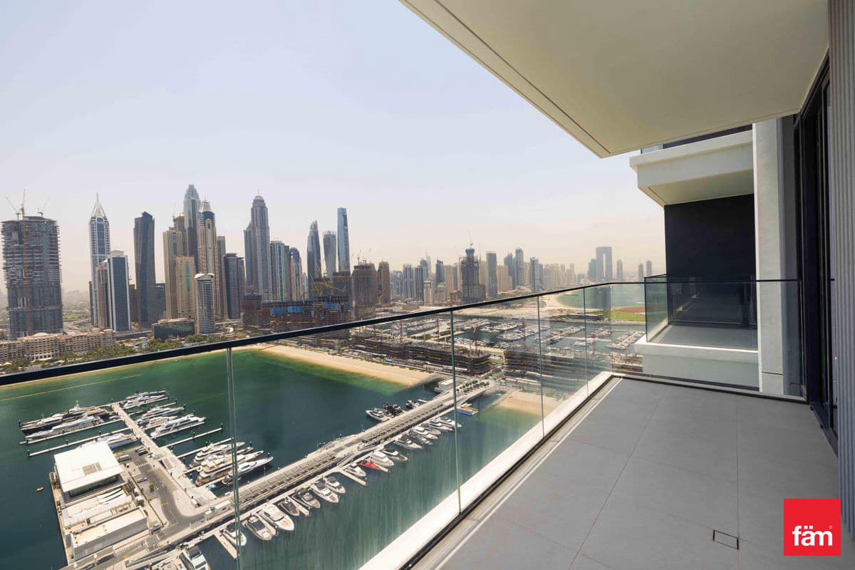 3 bedroom apartment in Beach Mansion Tower 1, photograph 1 of 20