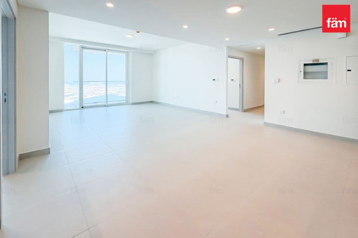 3 bedroom apartment in Beach Mansion Tower 1, photograph 2 of 20