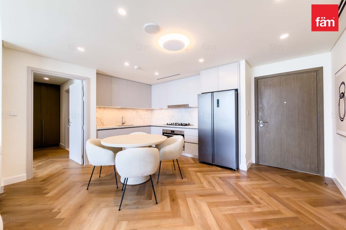 3 bedroom apartment in Beach Mansion Tower 1, photograph 4 of 18