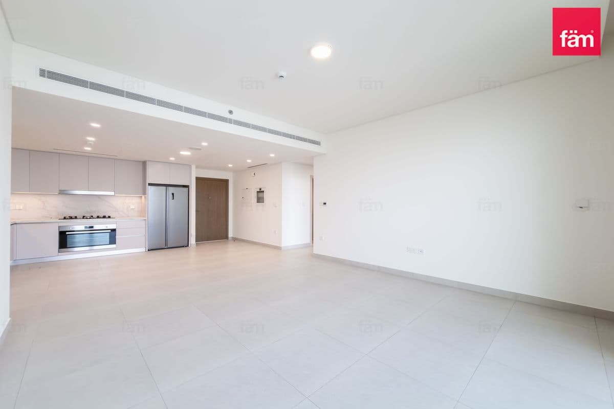 3 bedroom apartment in Beach Mansion Tower 1, photograph 4 of 18