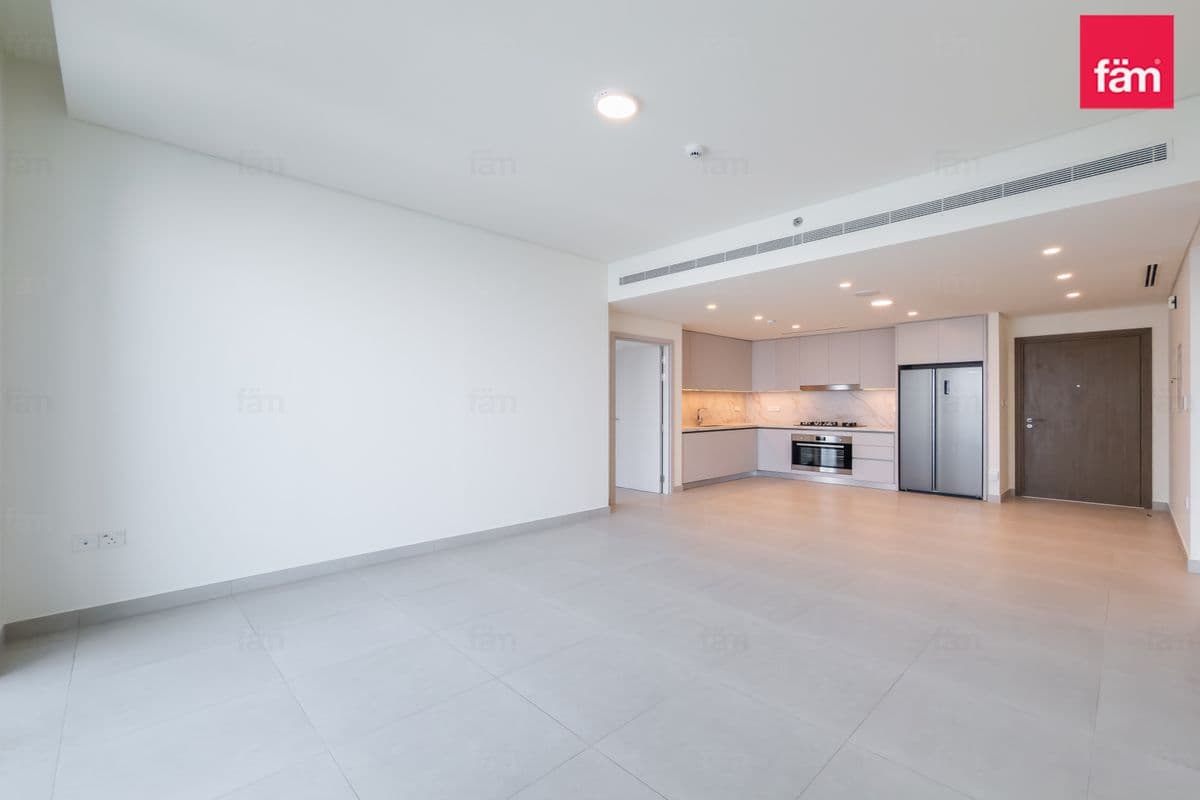 3 bedroom apartment in Beach Mansion Tower 1, photograph 3 of 18