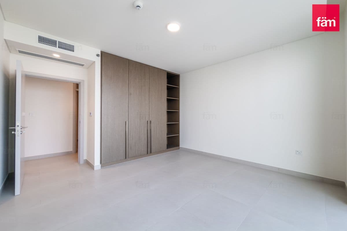 3 bedroom apartment in Beach Mansion Tower 1, photograph 6 of 18