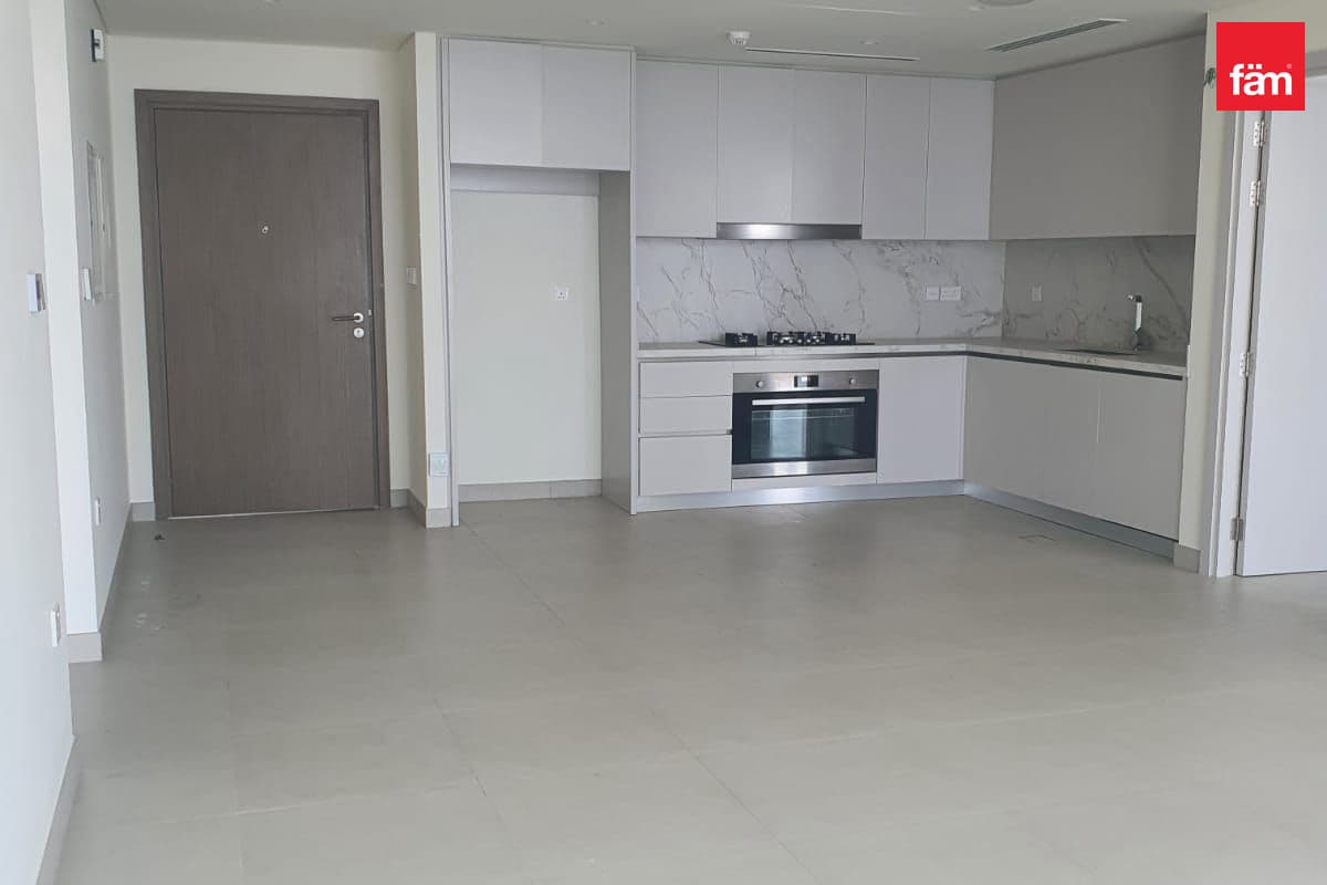 3 bedroom apartment in Beach Mansion Tower 1, photograph 2 of 18