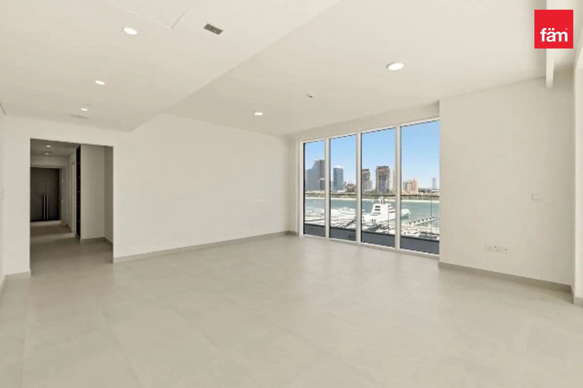 3 bedroom apartment in Beach Mansion Tower 2, photograph 3 of 10