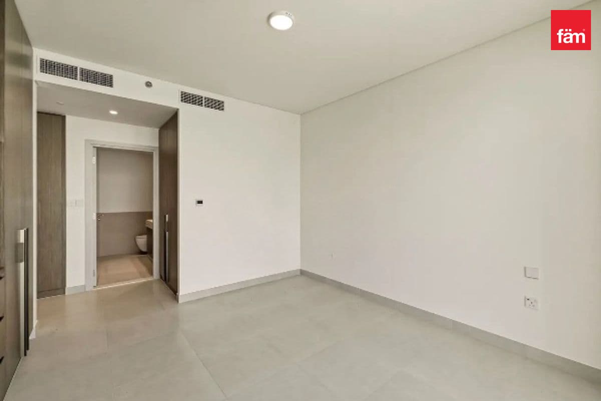 3 bedroom apartment in Beach Mansion Tower 2, photograph 6 of 10