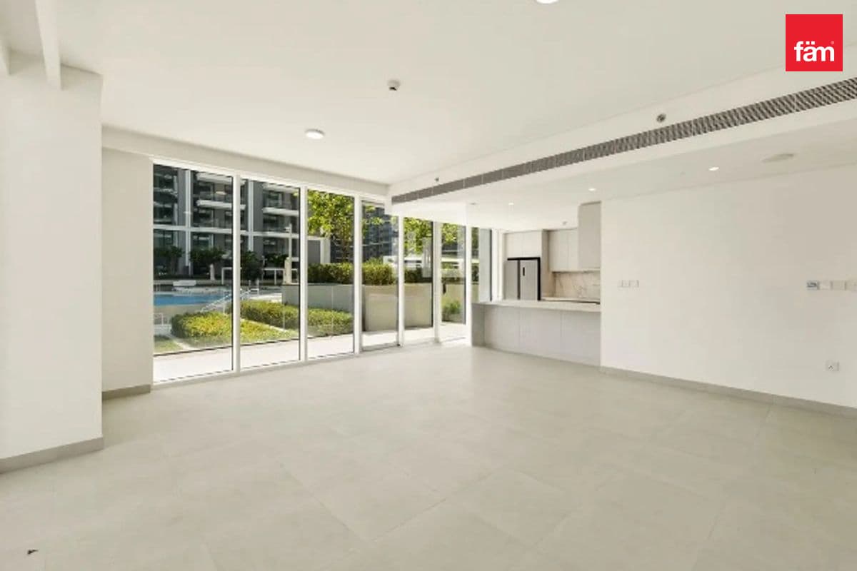 3 bedroom apartment in Beach Mansion Tower 2, photograph 2 of 10