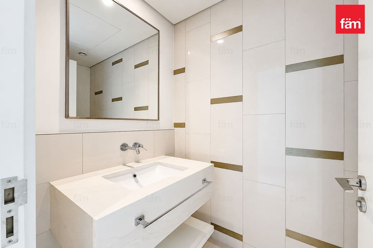3 bedroom apartment in Beach Vista Tower 2, photograph 11 of 20