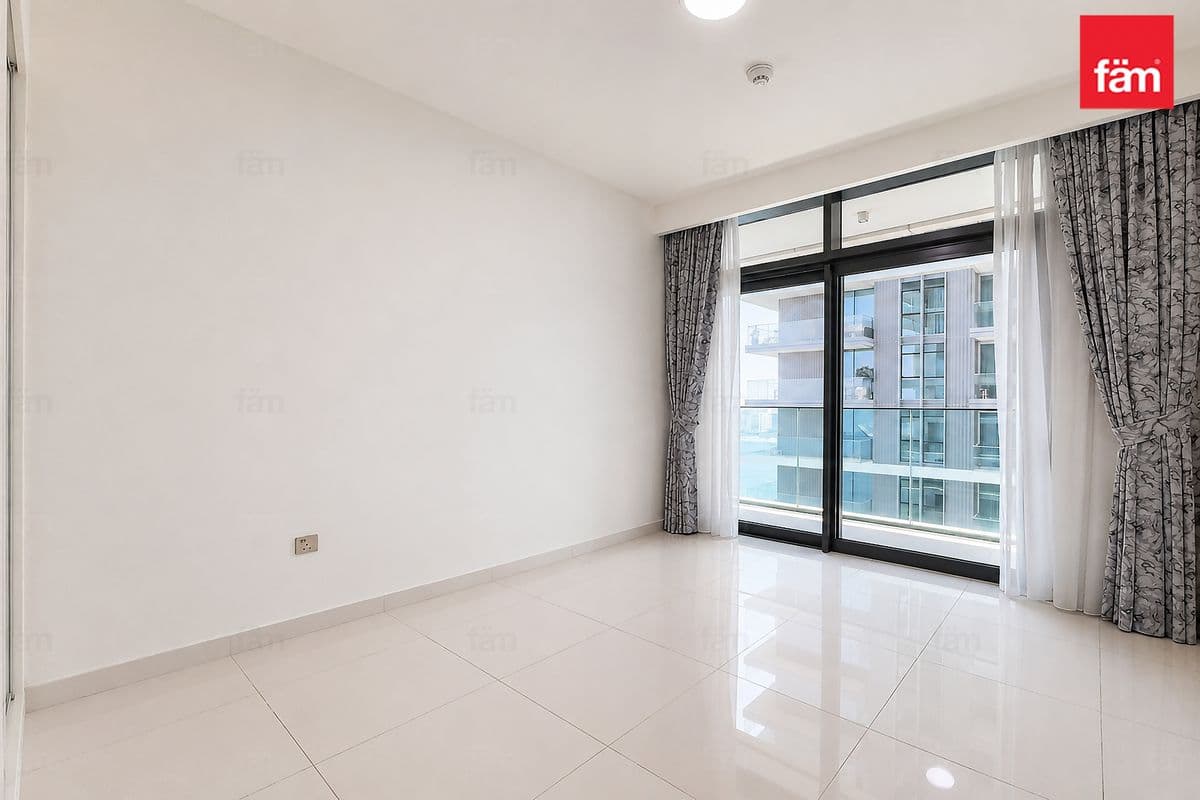 3 bedroom apartment in Beach Vista Tower 2, photograph 13 of 20