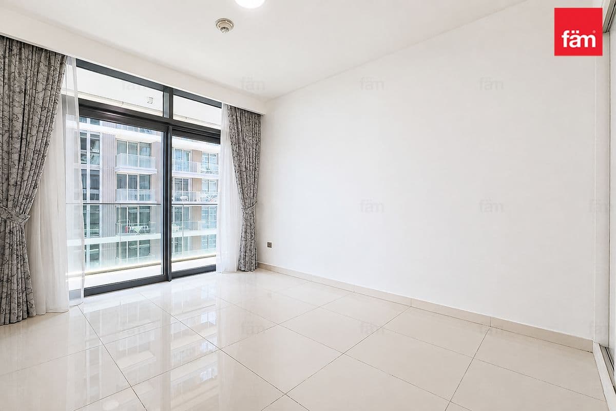 3 bedroom apartment in Beach Vista Tower 2, photograph 16 of 20