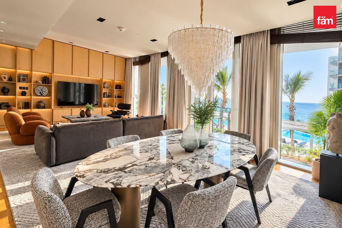 2 bedroom apartment in Bluewaters Residences Building 4, photograph 1 of 13