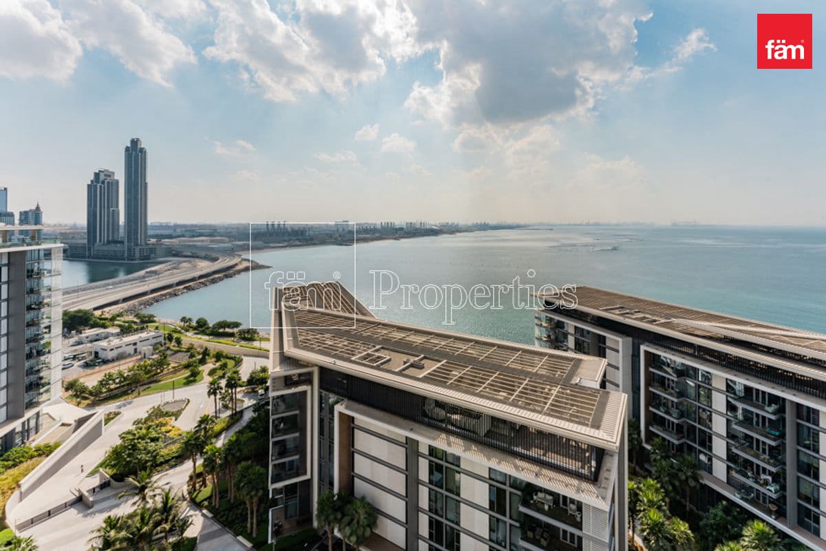 2 bedroom apartment in Bluewaters Residences Building 8, photograph 1 of 13
