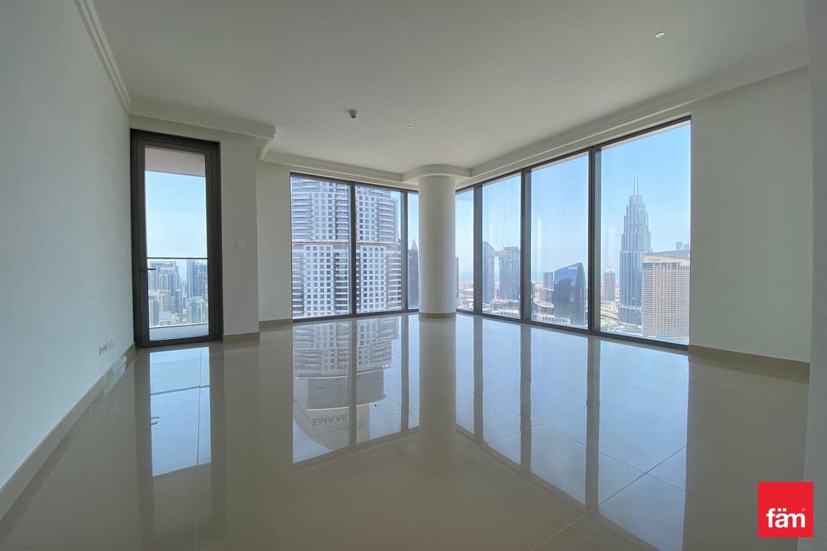 3 bedroom apartment in Boulevard Point, photograph 2 of 15