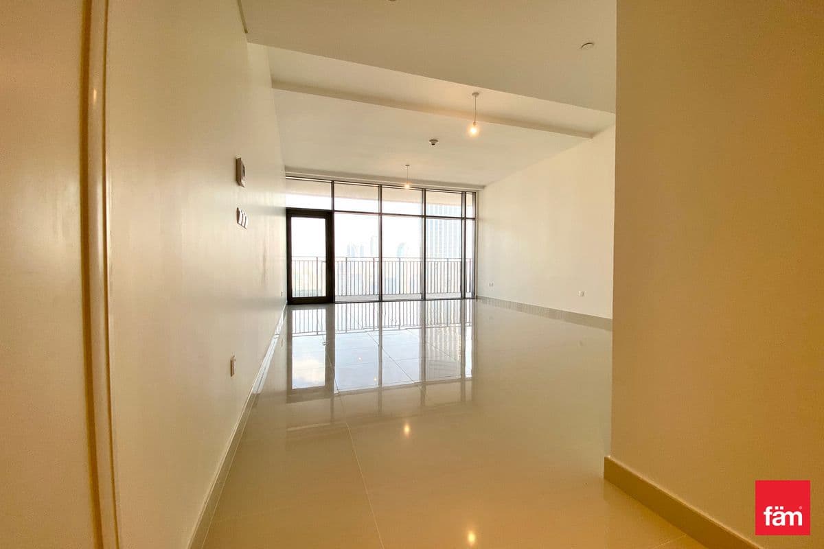 3 bedroom apartment in Boulevard Point, photograph 6 of 15