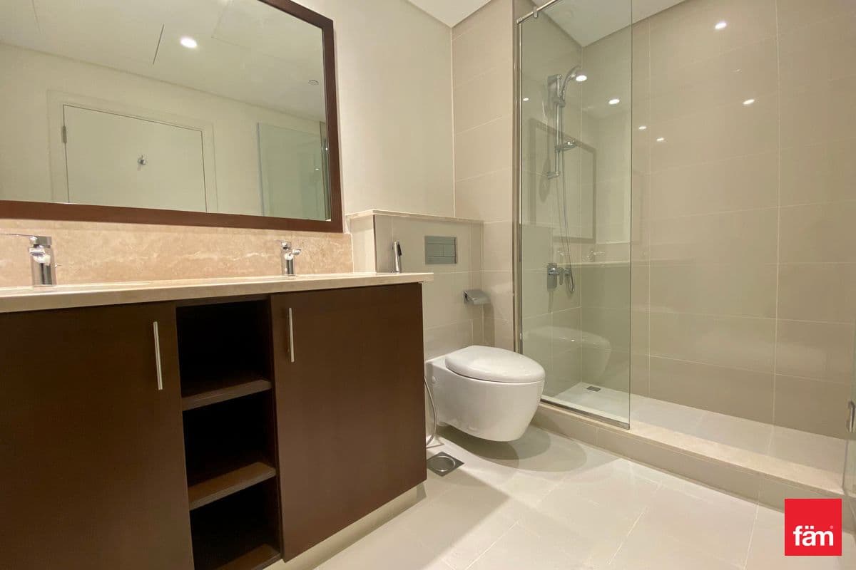 3 bedroom apartment in Boulevard Point, photograph 12 of 15
