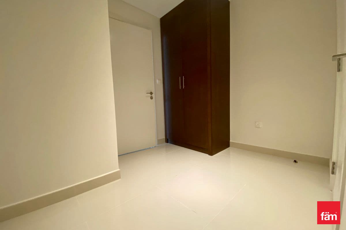 3 bedroom apartment in Boulevard Point, photograph 17 of 17