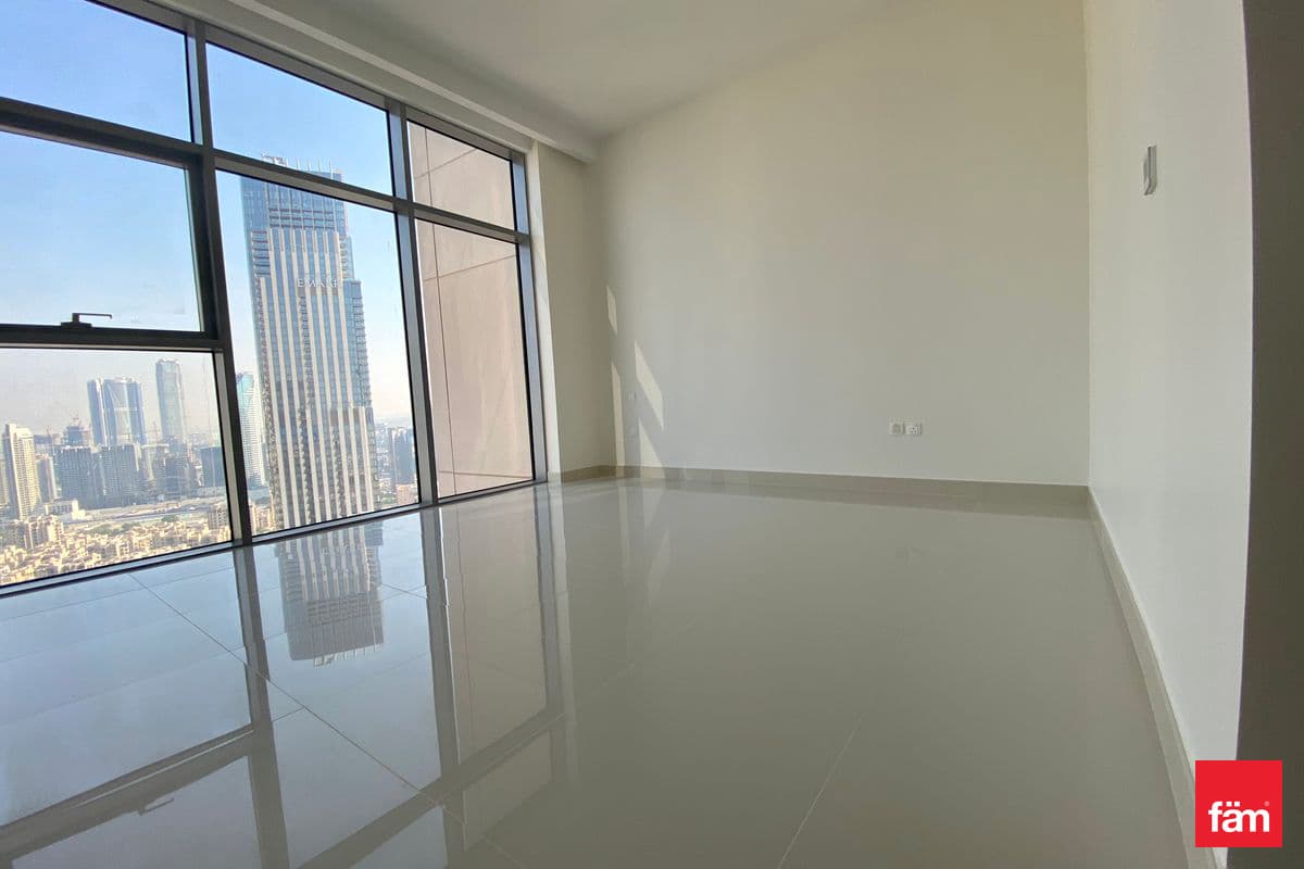 3 bedroom apartment in Boulevard Point, photograph 8 of 17