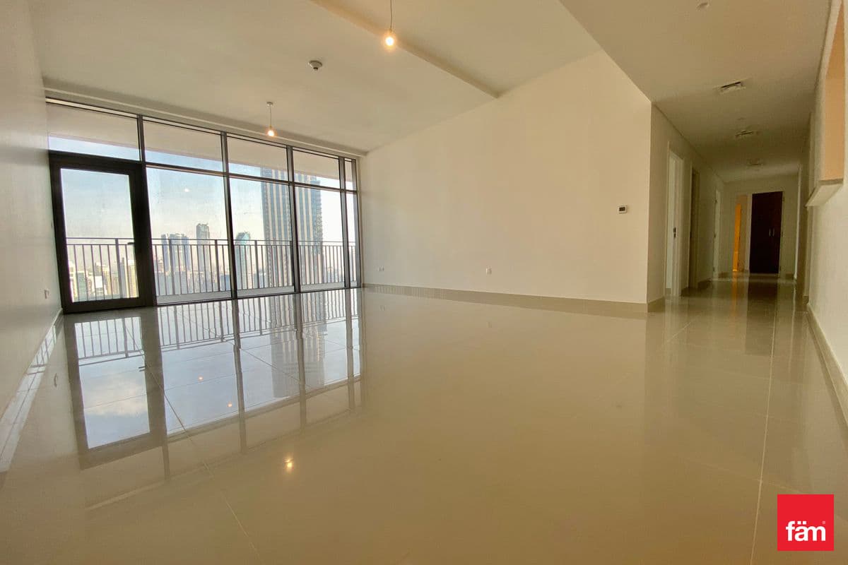 3 bedroom apartment in Boulevard Point, photograph 5 of 17