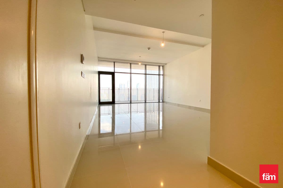 3 bedroom apartment in Boulevard Point, photograph 4 of 17