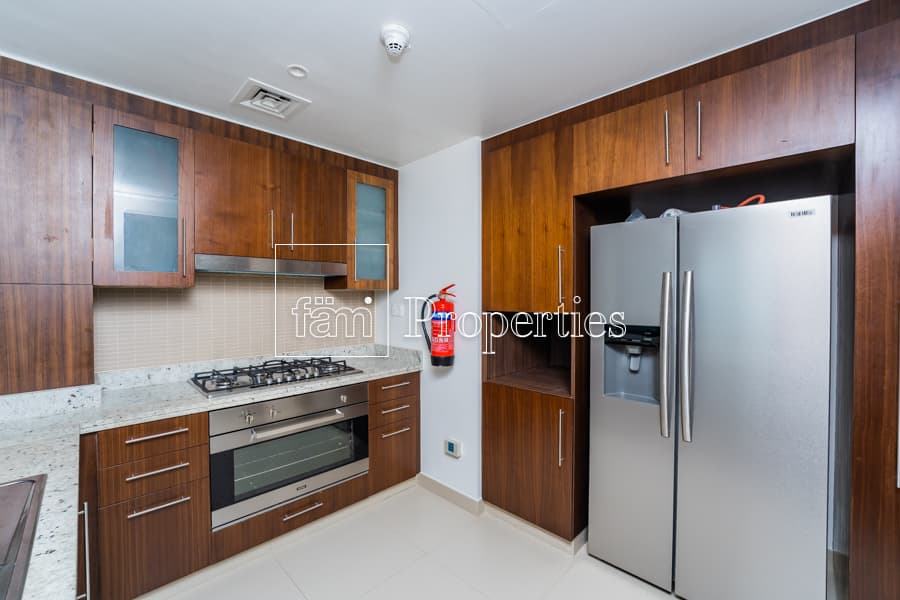 3 bedroom apartment in Boulevard Point, photograph 8 of 20