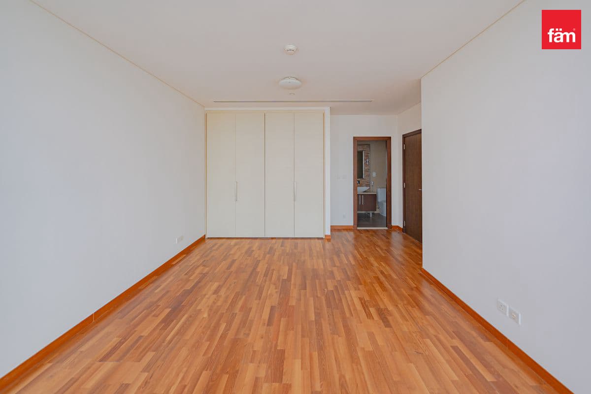 3 bedroom apartment in Burj Daman, photograph 7 of 18