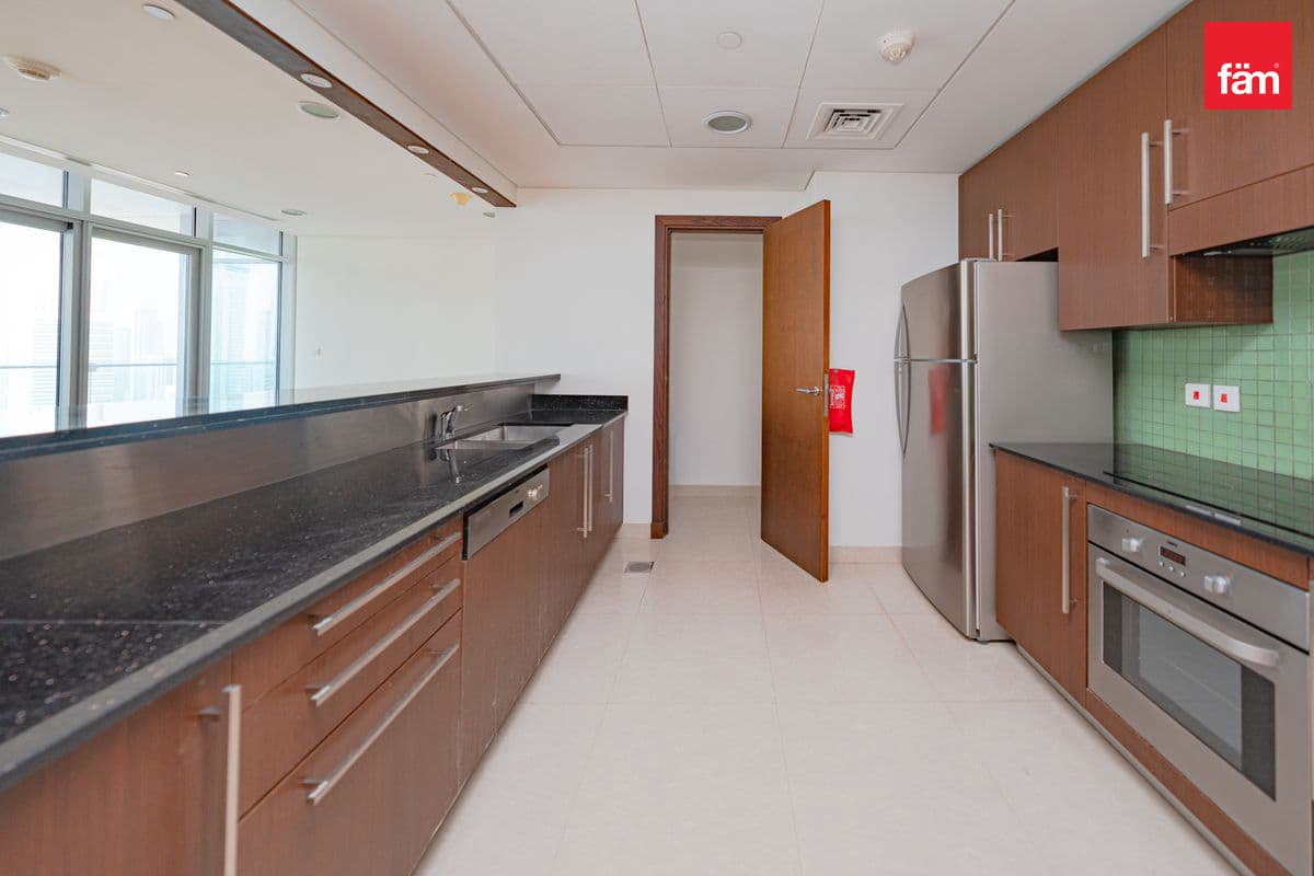 3 bedroom apartment in Burj Daman, photograph 4 of 18