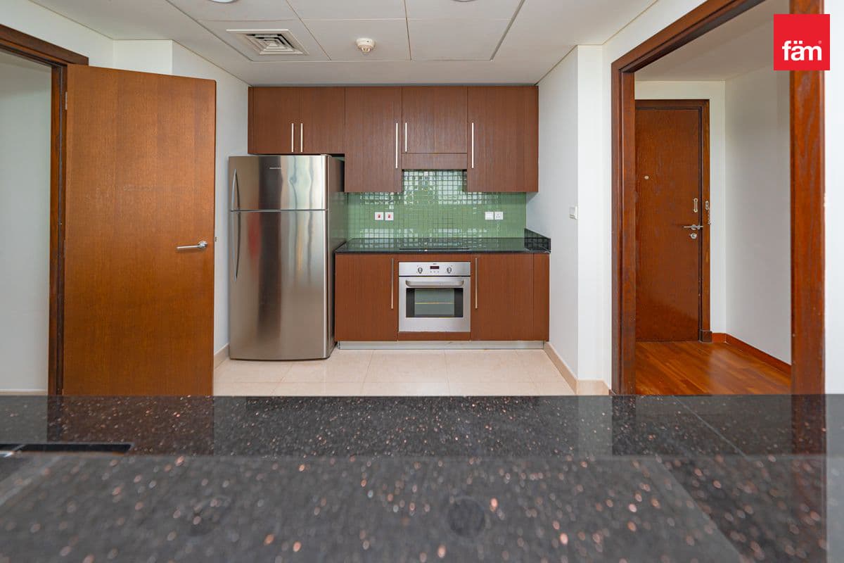 3 bedroom apartment in Burj Daman, photograph 5 of 18
