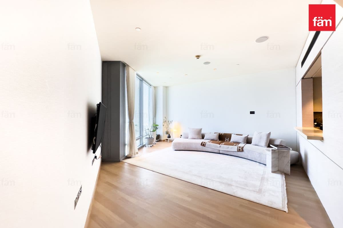 Fountain View | Upgraded | High Floor