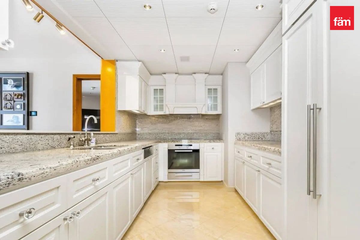 2 bedroom apartment in Burj Khalifa, photograph 5 of 13