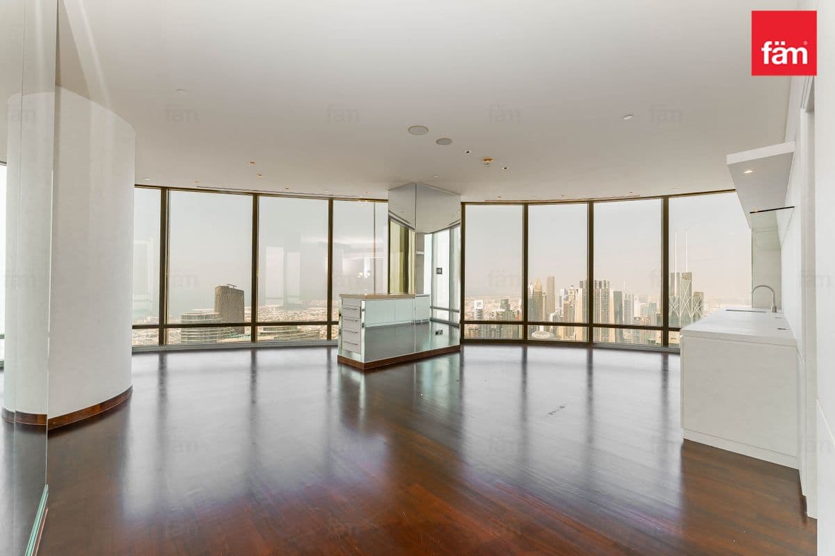 3 bedroom apartment in Burj Khalifa, photograph 1 of 20