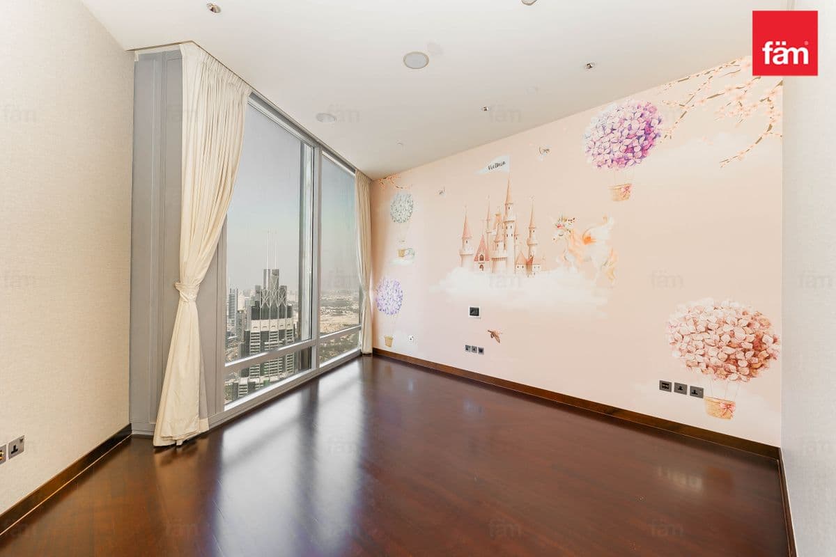 3 bedroom apartment in Burj Khalifa, photograph 12 of 20