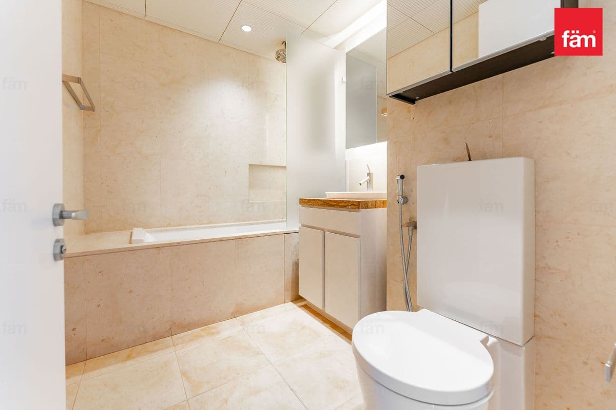 3 bedroom apartment in Burj Khalifa, photograph 15 of 20