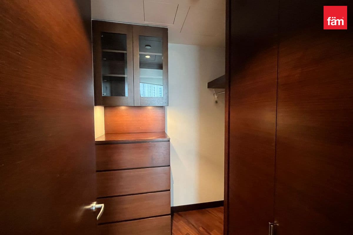 2 bedroom apartment in Burj Khalifa, photograph 5 of 10