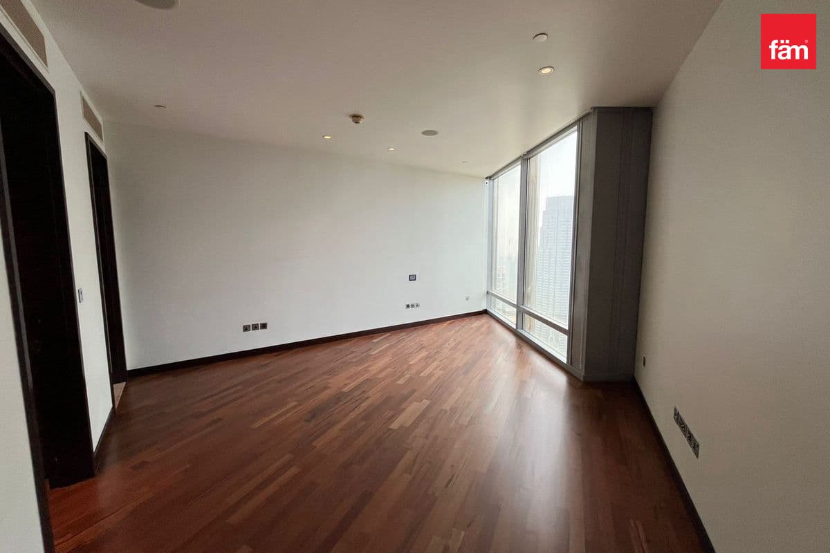 2 bedroom apartment in Burj Khalifa, photograph 3 of 10