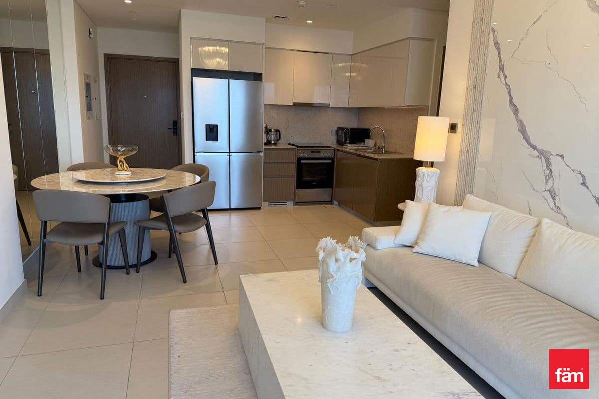 2 bedroom apartment in Burj Royale, photograph 5 of 15