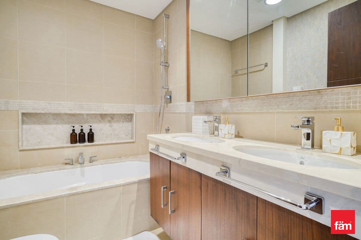 3 bedroom apartment in Burj Vista 1, photograph 15 of 15