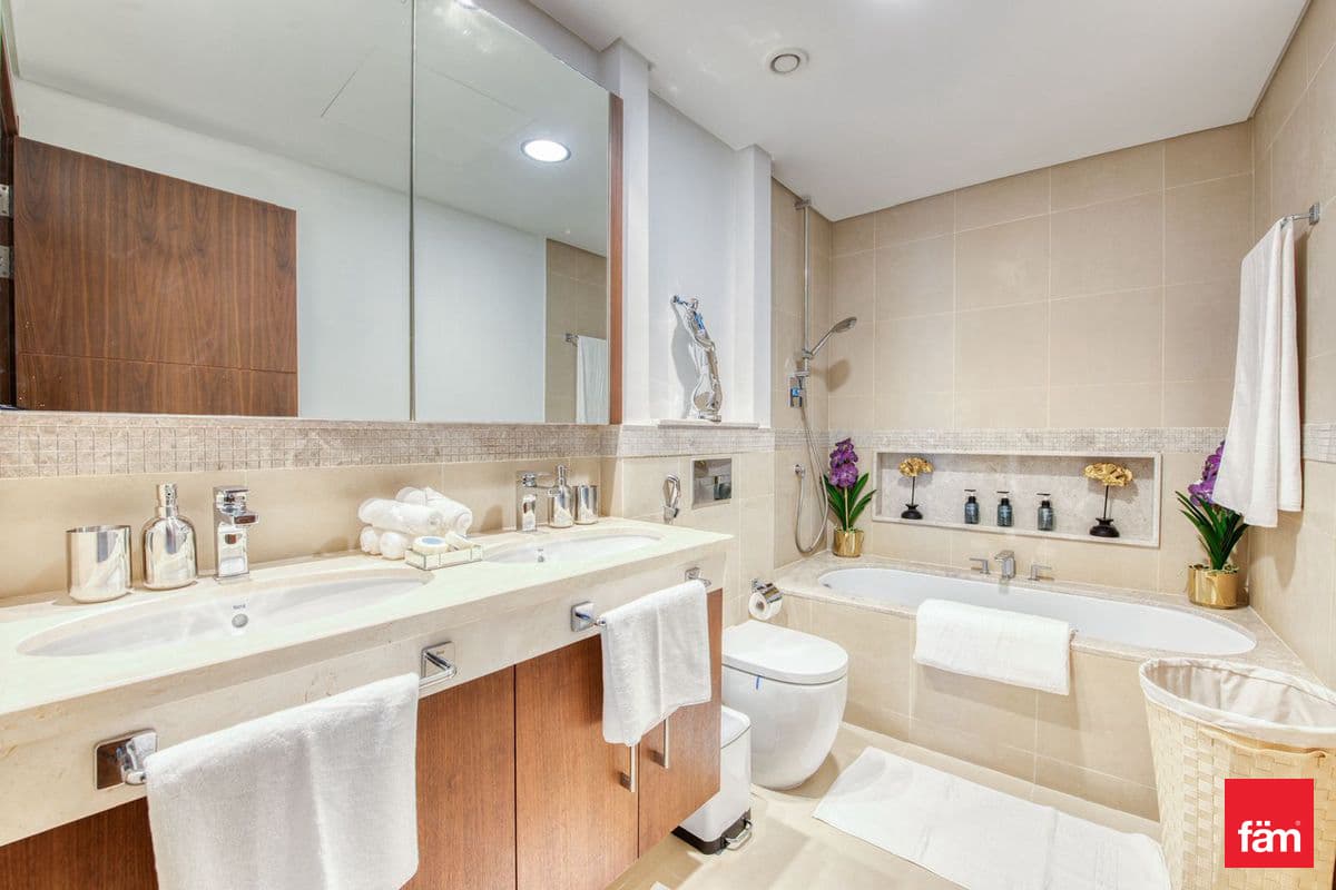 2 bedroom apartment in Burj Vista 1, photograph 6 of 12