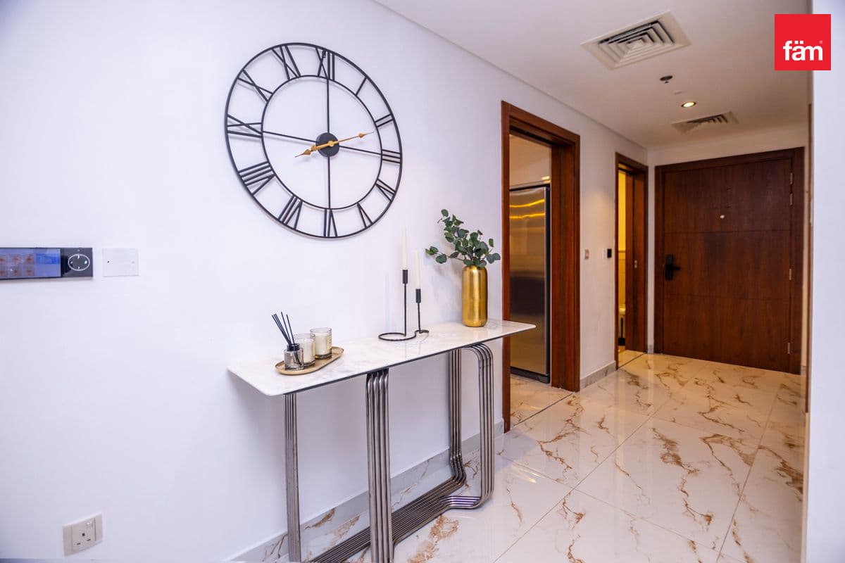 3 bedroom apartment in Burj Vista 1, photograph 6 of 20